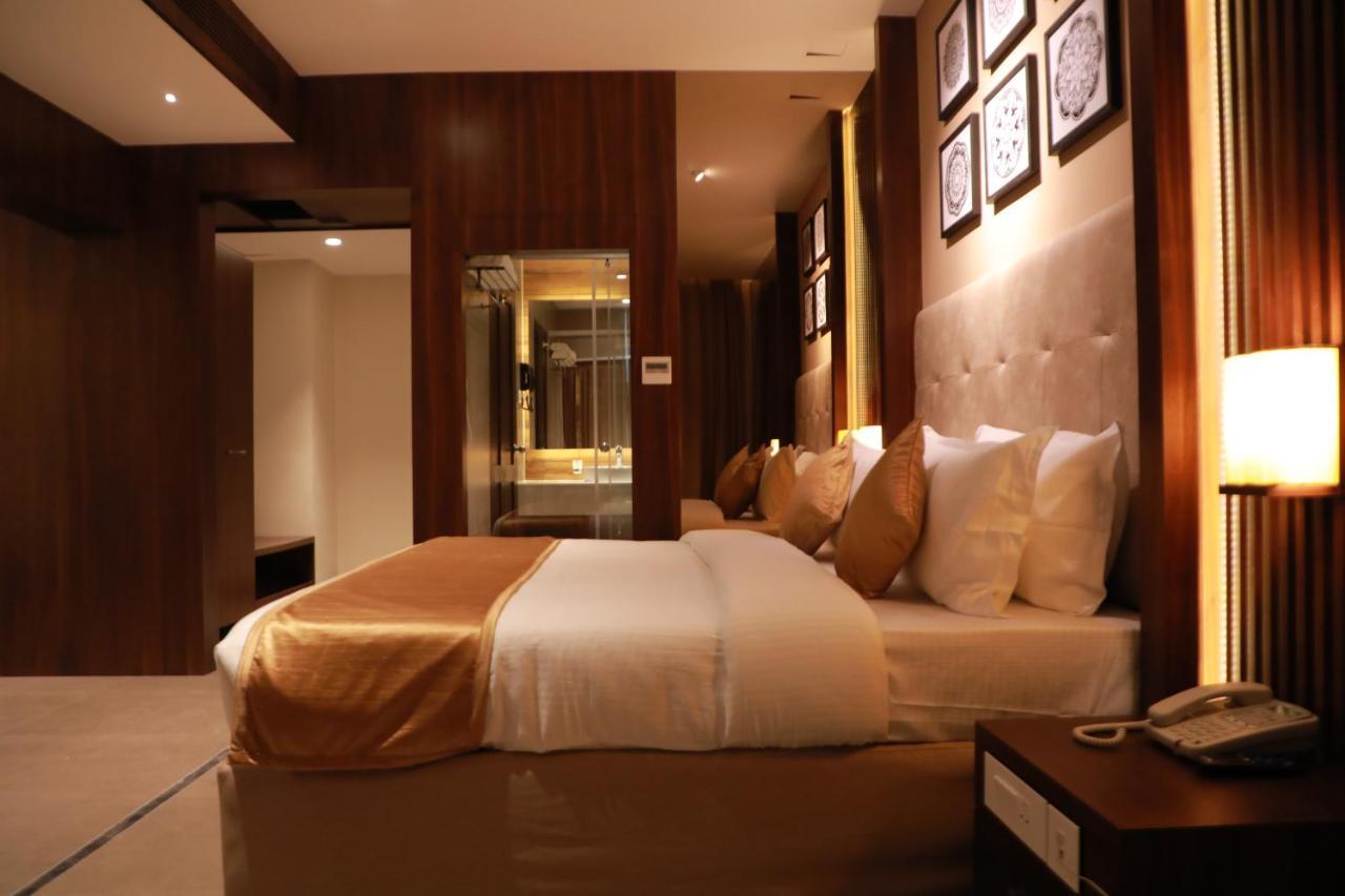Magnet Hotel Каннур Экстерьер фото