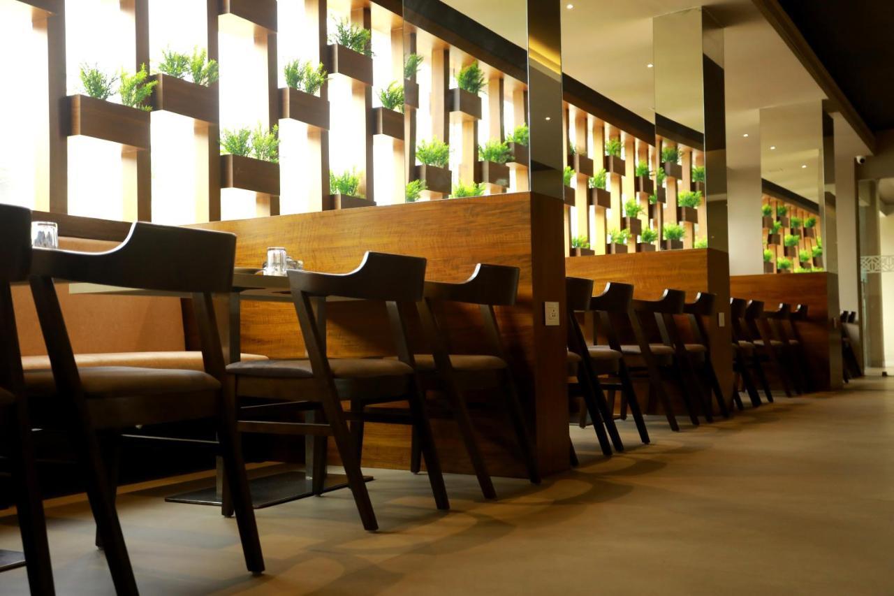 Magnet Hotel Каннур Экстерьер фото