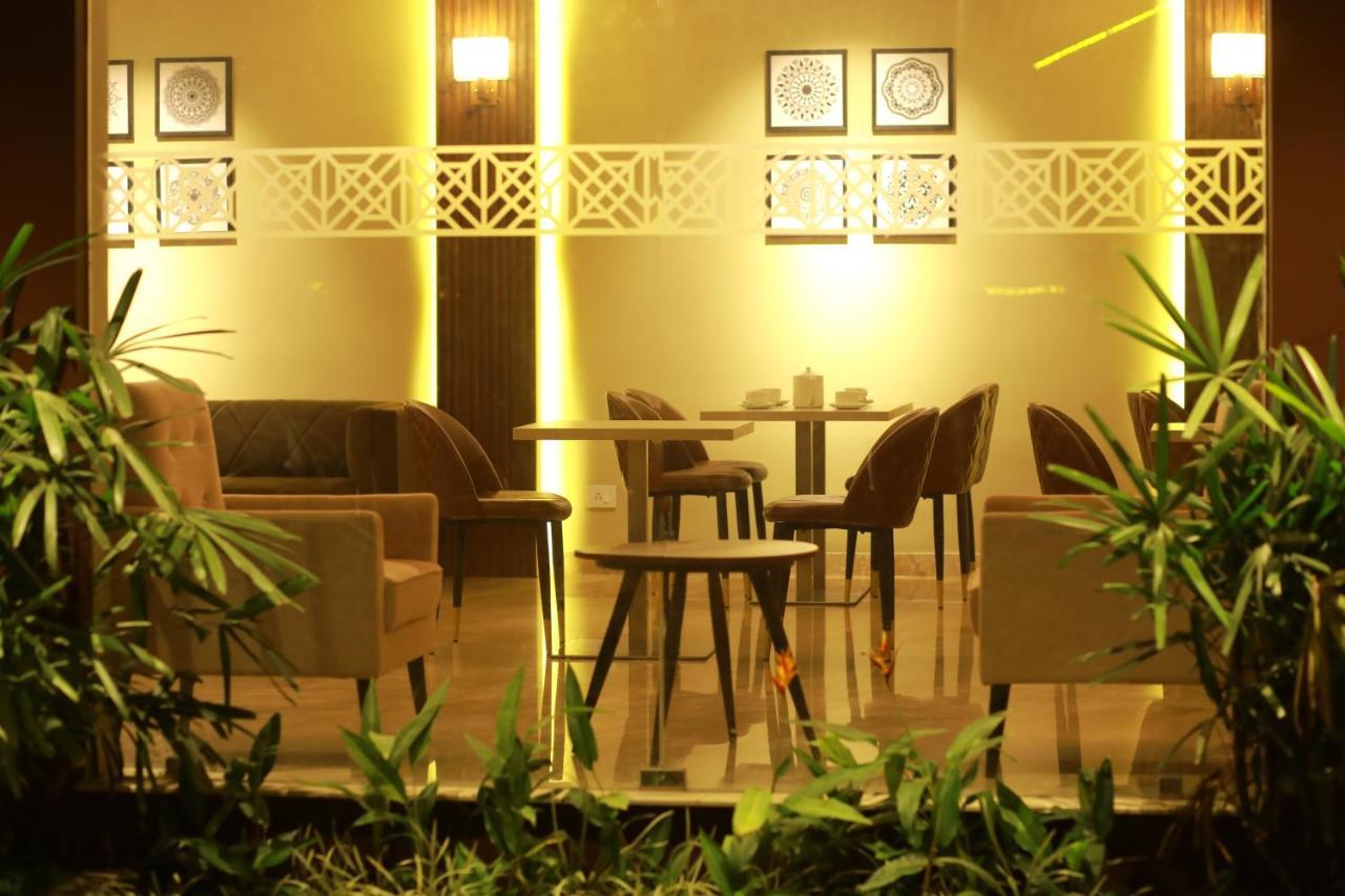 Magnet Hotel Каннур Экстерьер фото