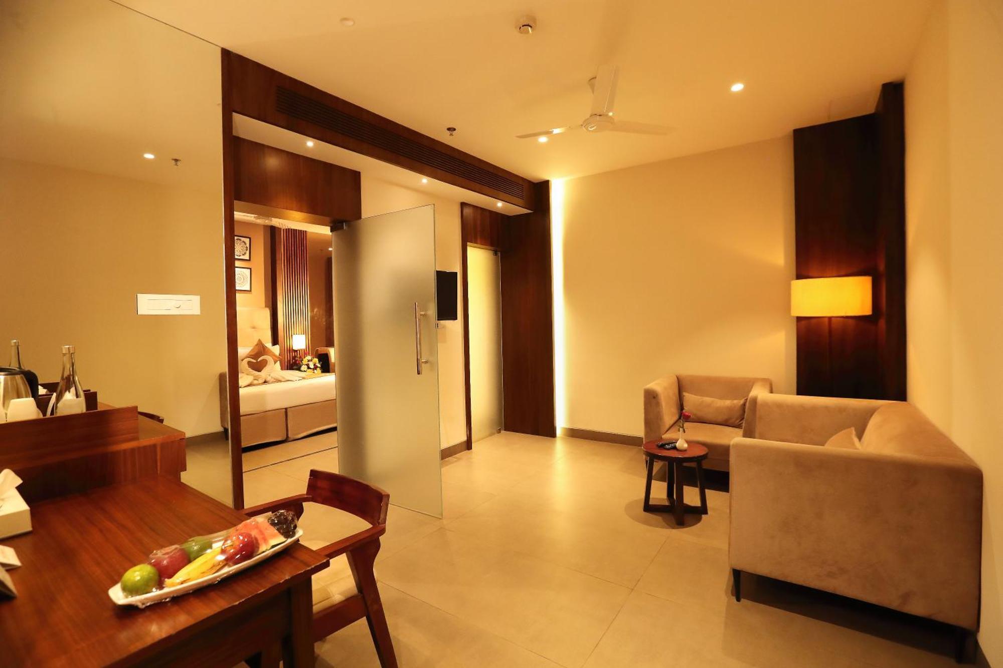 Magnet Hotel Каннур Экстерьер фото