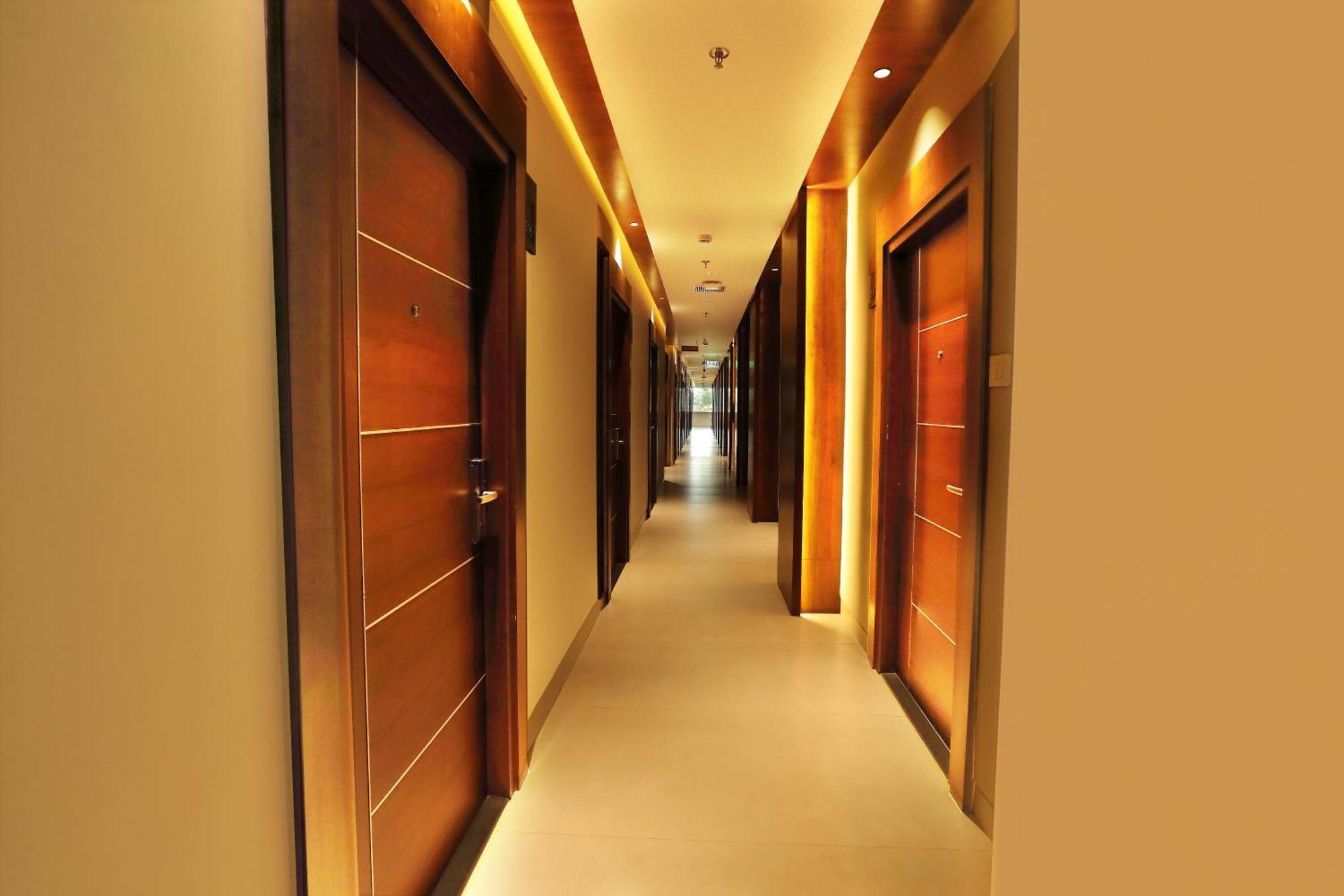 Magnet Hotel Каннур Экстерьер фото
