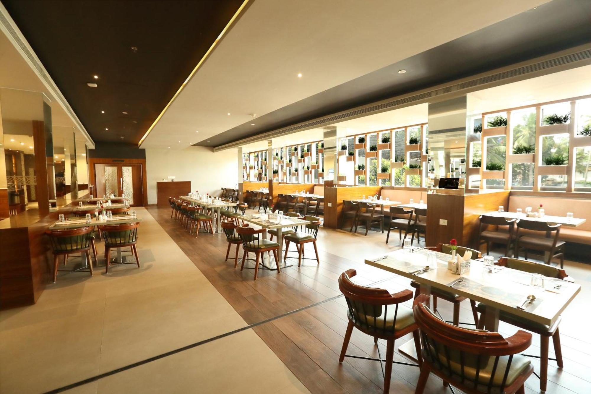Magnet Hotel Каннур Экстерьер фото
